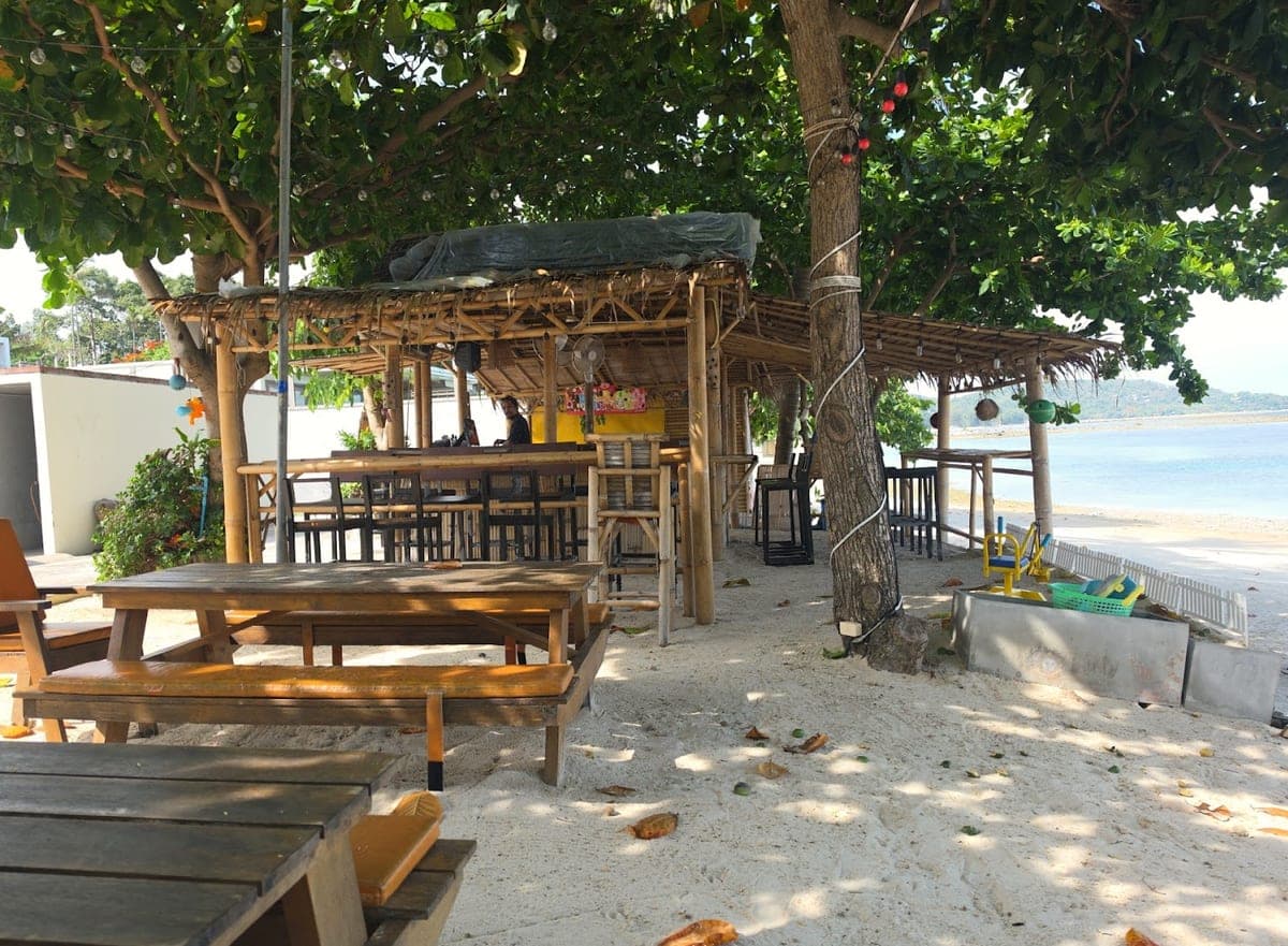 Coco beach bar & restaurant Laem sor in 5 T 12 Na Mueang, Amphoe Ko Samui, Chang Wat Surat Thani 84140