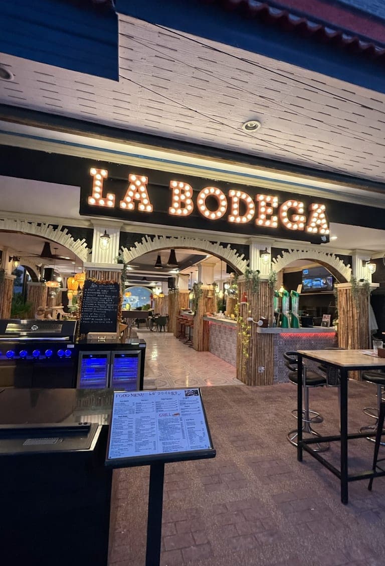 La Bodega in 124, 20 Had Lama Rd, Maret, Amphoe Ko Samui, Surat Thani 84130