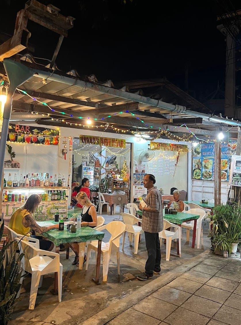 LimLongBar & Restaurant in F3C4+RF6, Tambon Maret, Ko Samui District, Surat Thani 84310