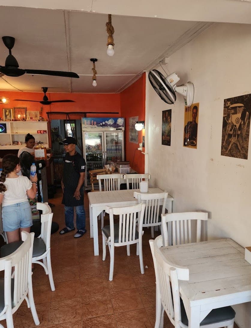 Samui Samui in 215/3 ถ. ทวีราษฎร์ภักดี Tambon Mae Nam, Ko Samui District, Surat Thani 84330