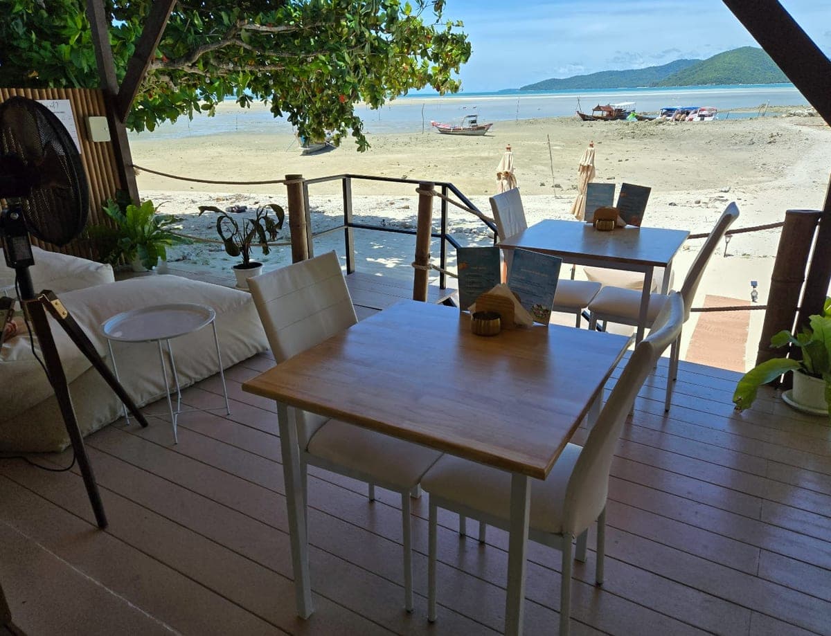 Smashburger On the Beach in 76 6, Thong Krut, Koh samui, Surat Thani 84140