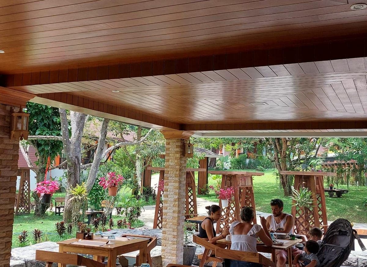 Tara Bistro in FX8P+69, Tambon Na Mueang, Ko Samui District, Surat Thani 84140