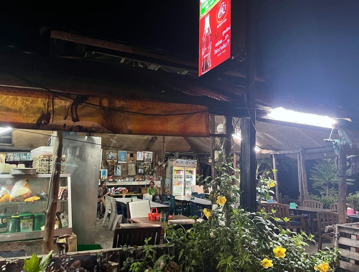 Uncle noi นุชและลุงน้อย in HXCV+725, Tambon Mae Nam, Ko Samui District, Surat Thani 84330
